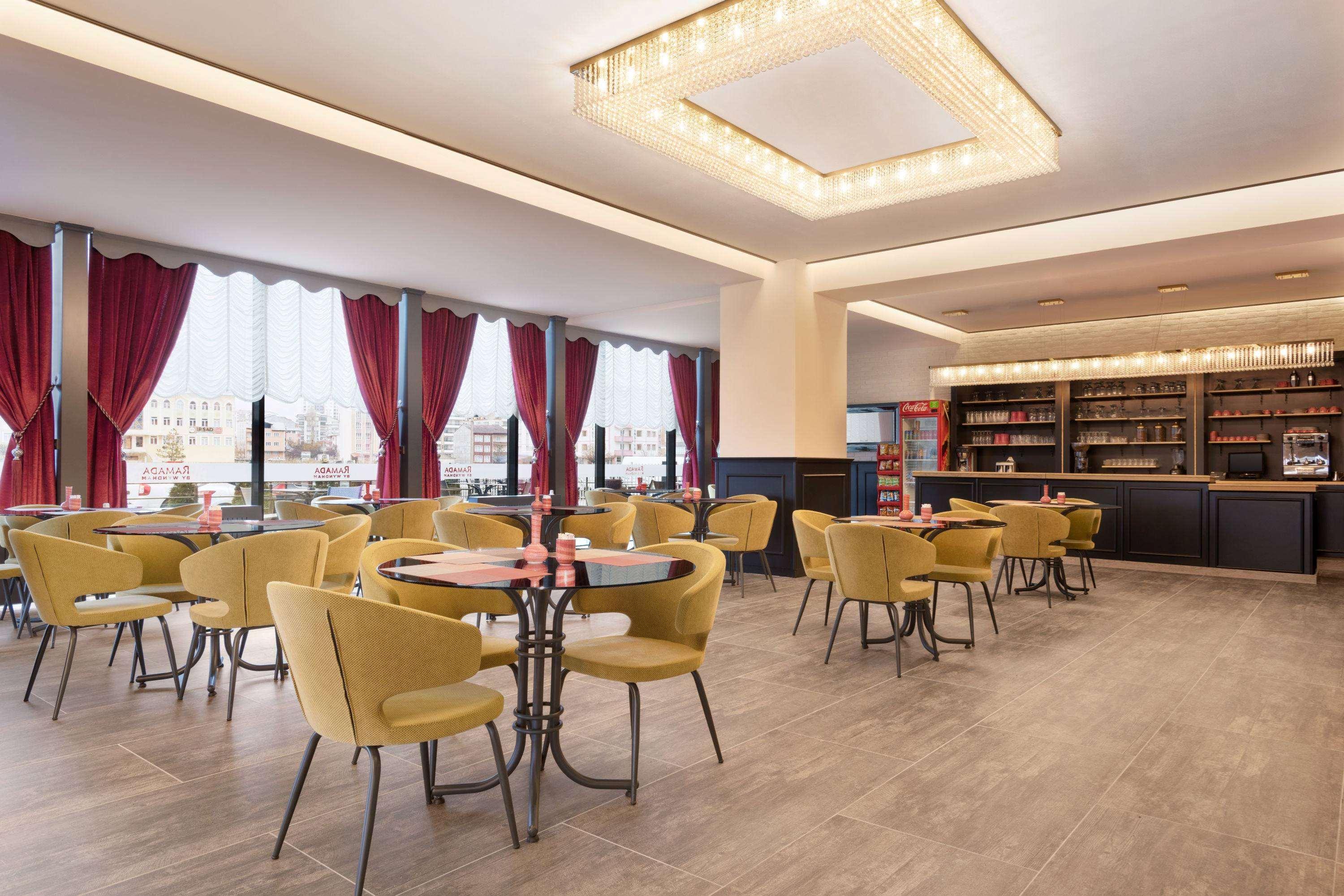 Hotel Ramada By Wyndham Sivas Extérieur photo