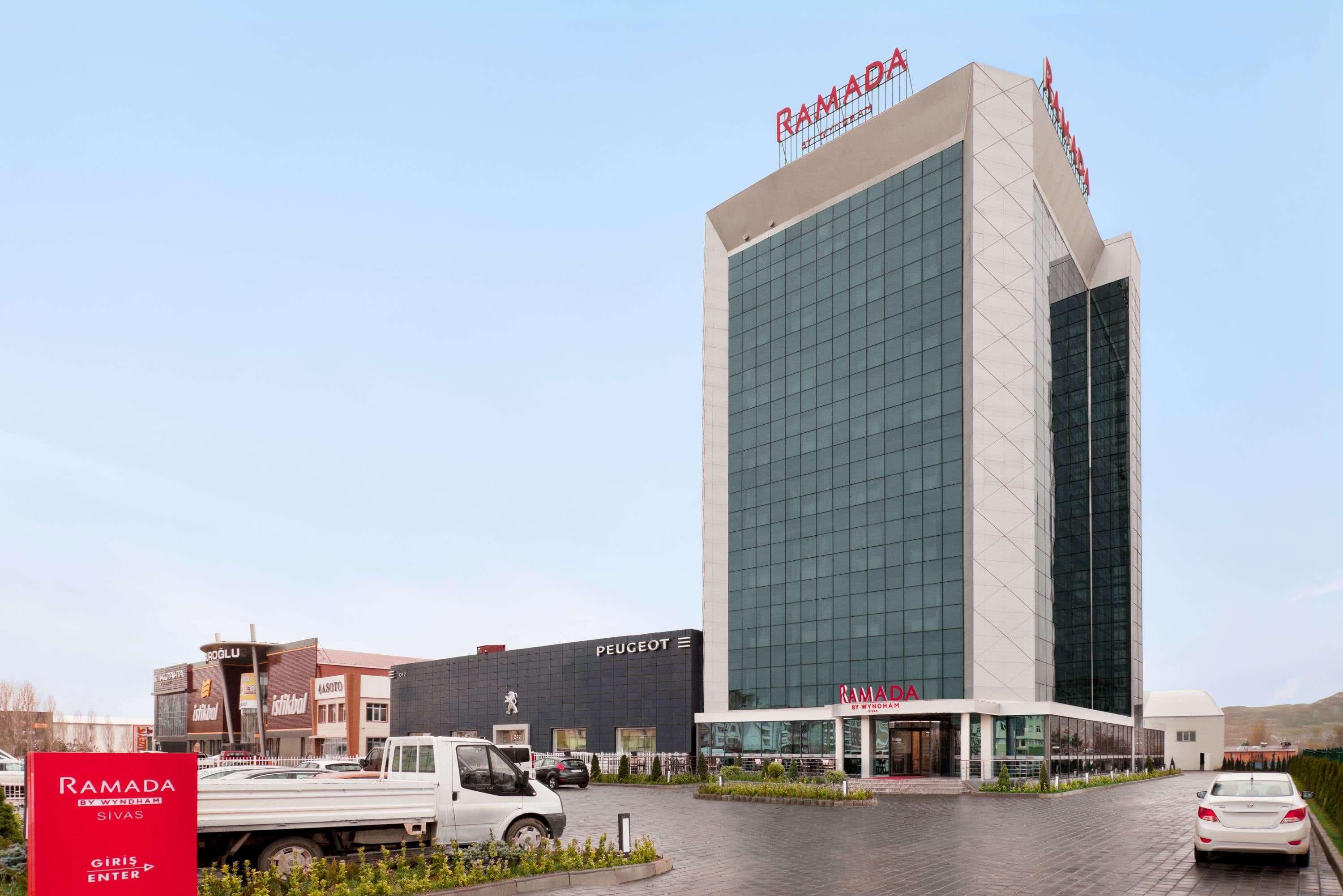 Hotel Ramada By Wyndham Sivas Extérieur photo