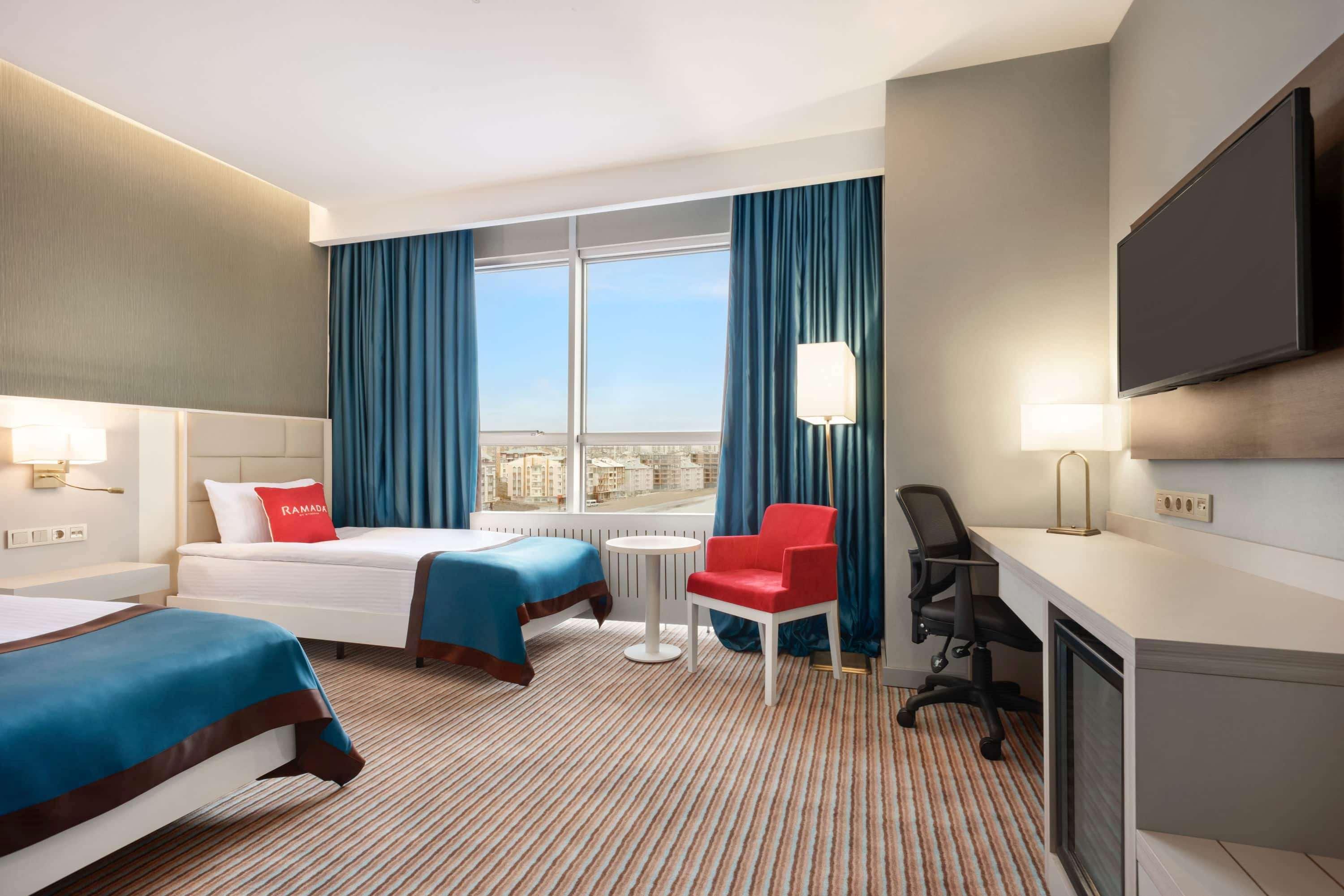 Hotel Ramada By Wyndham Sivas Extérieur photo