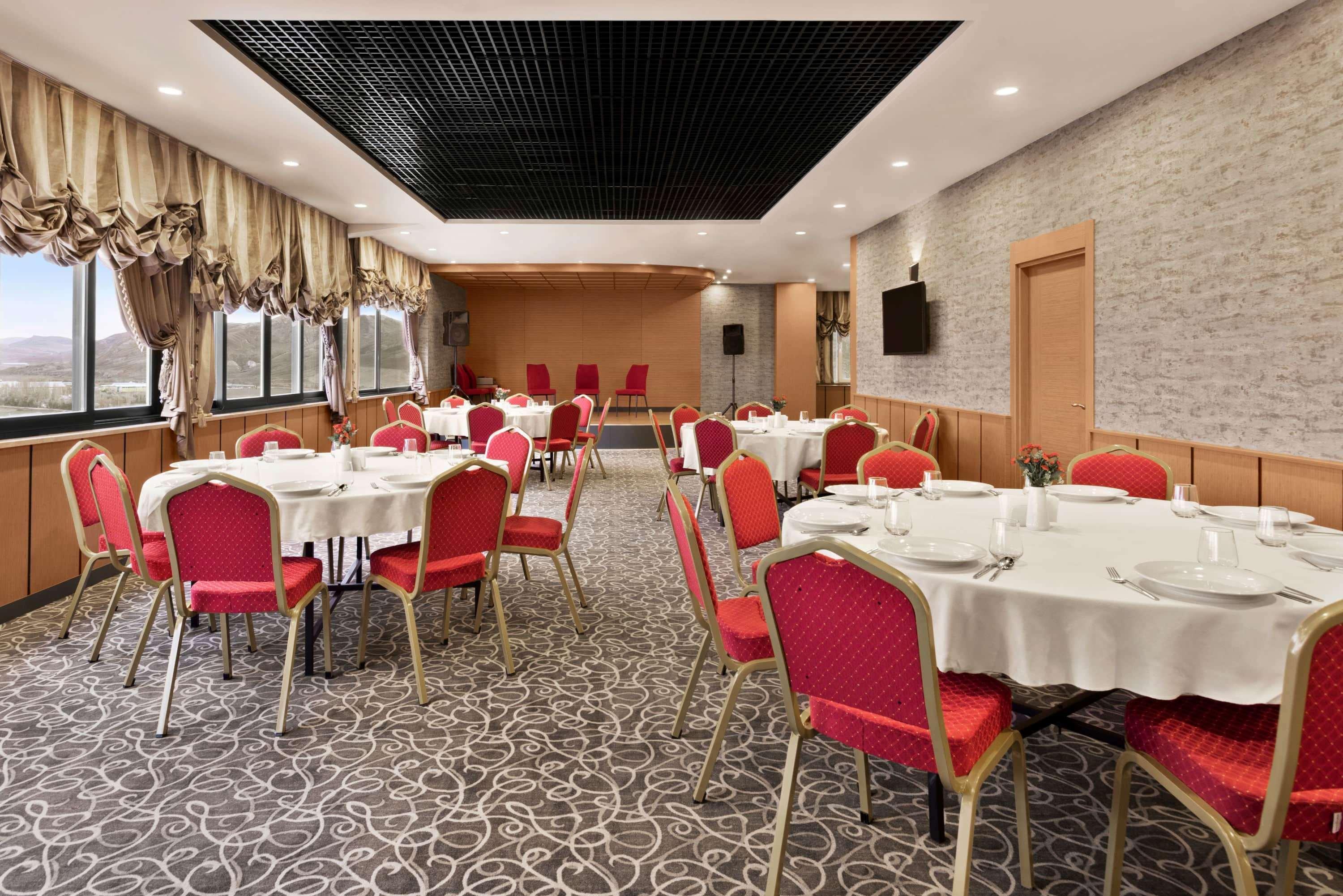 Hotel Ramada By Wyndham Sivas Extérieur photo
