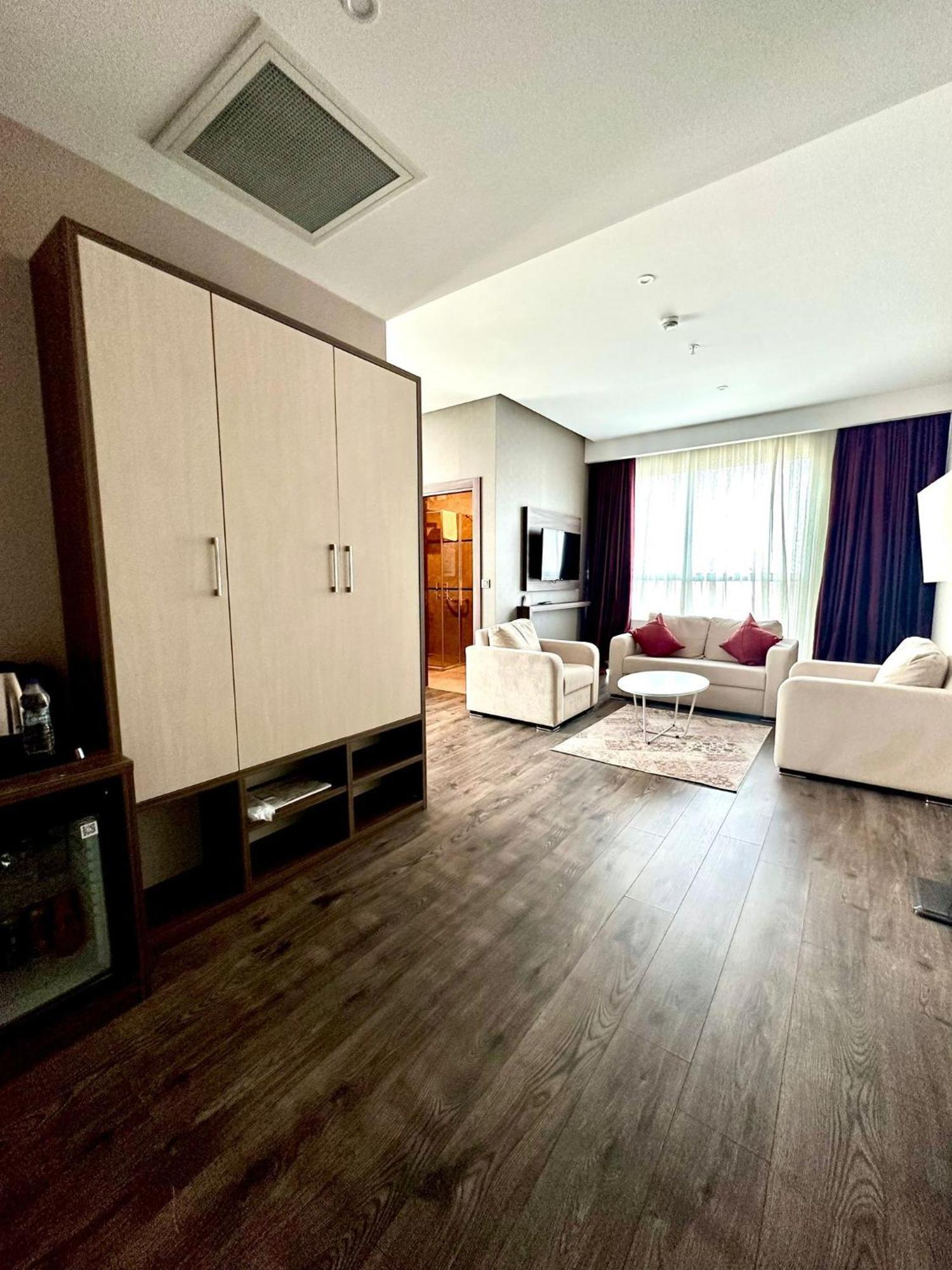 Hotel Ramada By Wyndham Sivas Extérieur photo